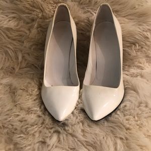 Gucci White Patent Leather Heels - Size 10